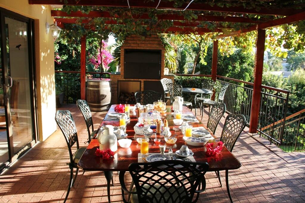 Frühstück auf der Terrasse