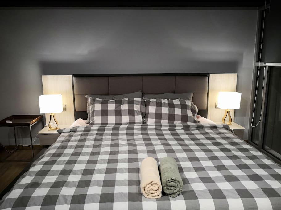 King size bed