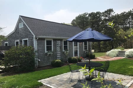 Charming Chatham Cottage