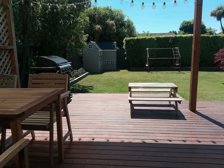 Outdoor dining and BBQ