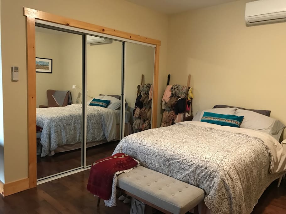 Double bed, good for a couple or two friends xo forts le being in each other's space :) The wardrobe holds my stuff and can't be used during your stay.