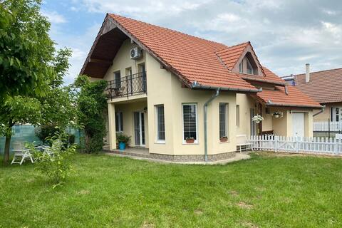Vacation Home with Garden