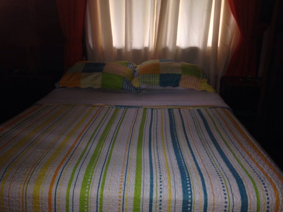 Cama del cuarto principal