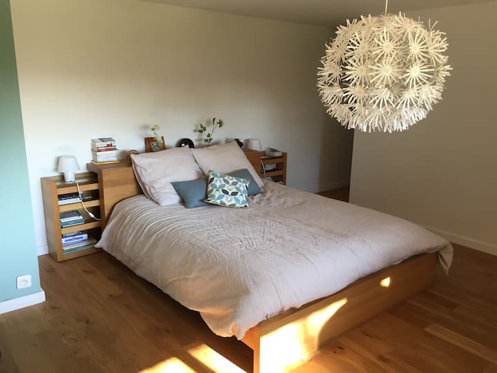 ห้องนอน 1: เตียงขนาด 160 x 200