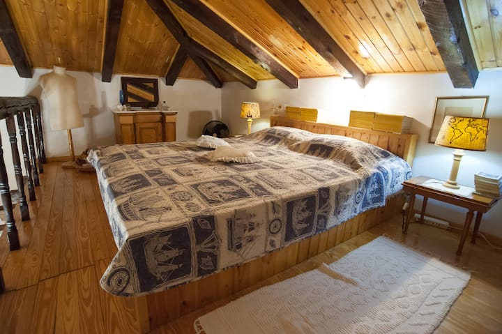 King size bed