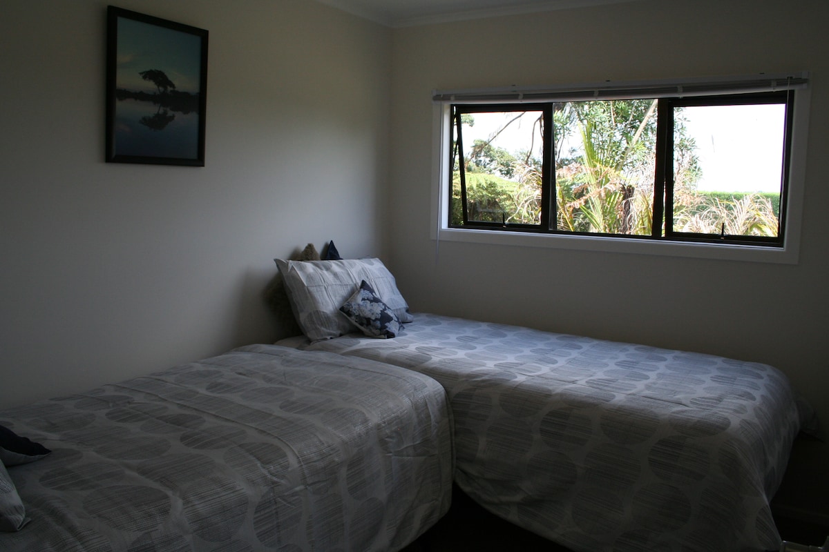 Pocket sprung King single + single beds