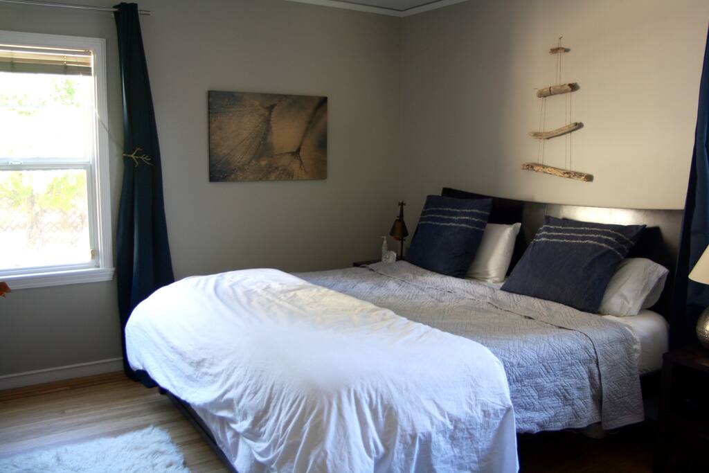 Master bedroom with insanely comfy king-sized bed!
