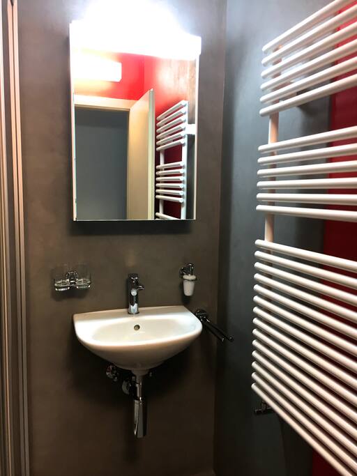 Bagno con doccia
