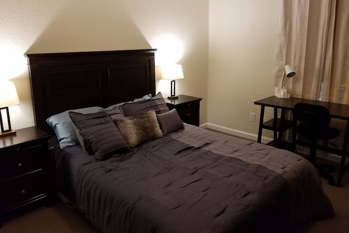 Attn Travel Workers - Entire Private Apartment