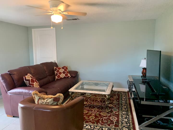 Peaceful Pine Island House 🌿 Top Floor Houses for Rent in Bokeelia