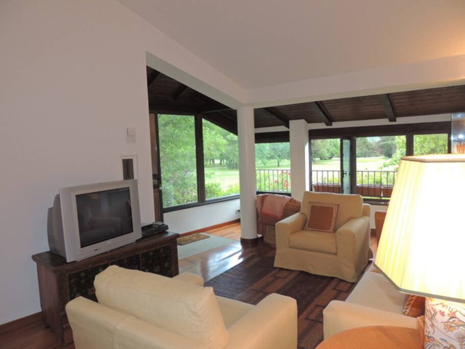 living room (TV has been changed)