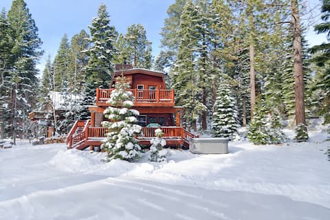 Top Airbnb: Walk to Lake | Outdoor Lounge | SUP's | Disco Ball in Carnelian Bay
