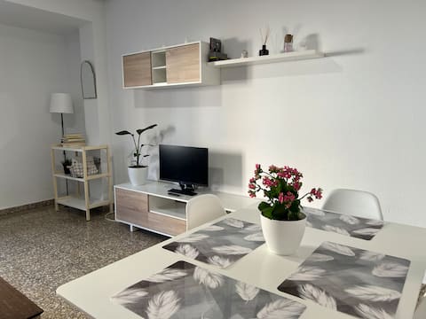 3 Rooms Flat Next To Valencia!