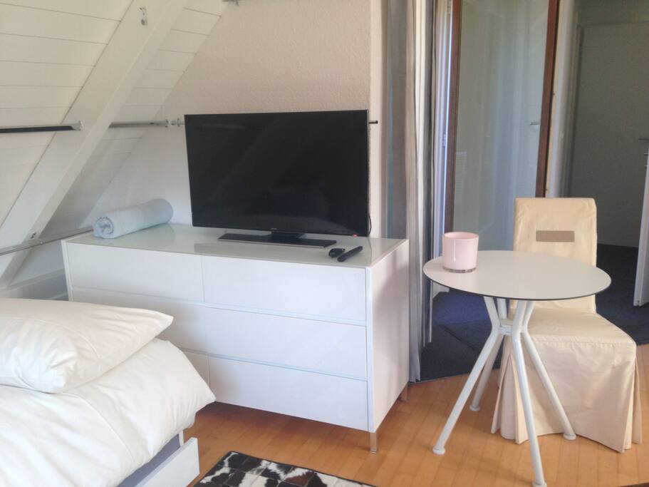 Kommode mit viel Stauraum
Kabelfernseher