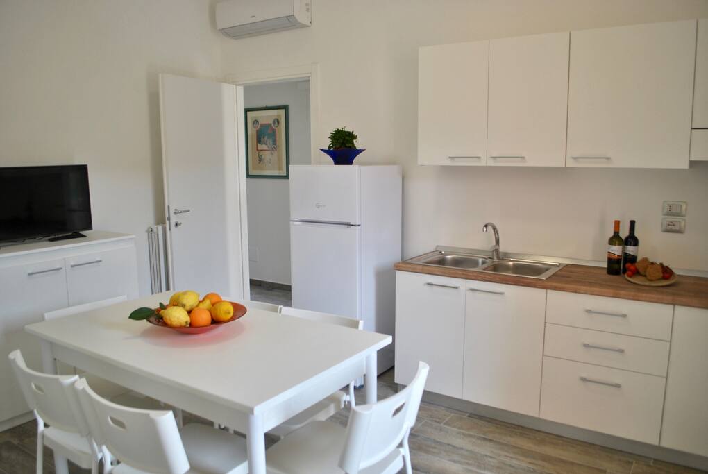 Zona pranzo-frigo