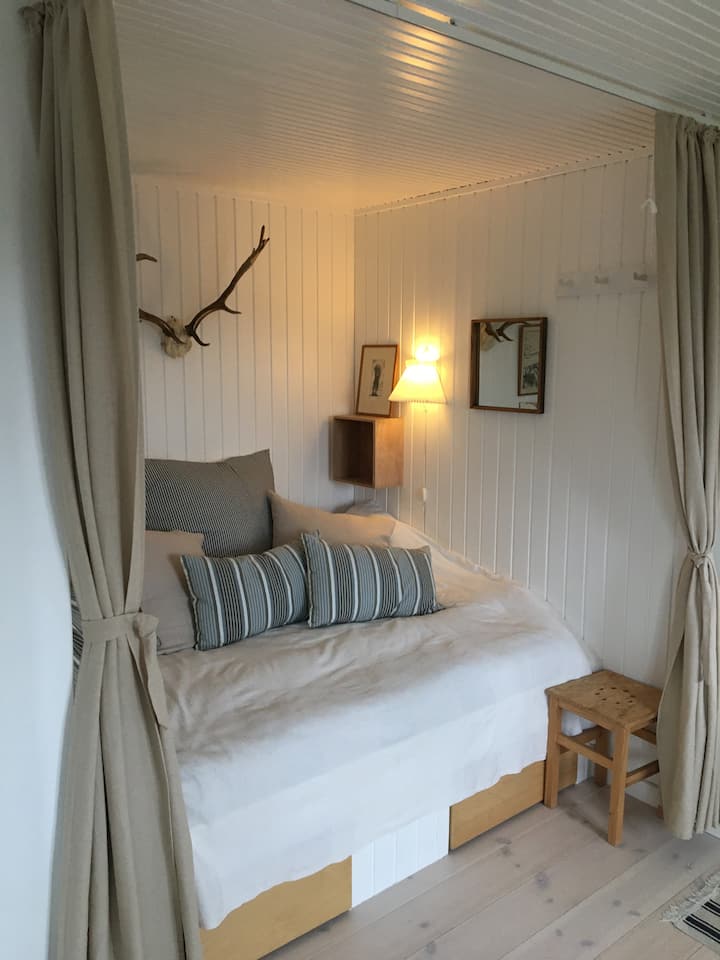 Alcove / Bed 4