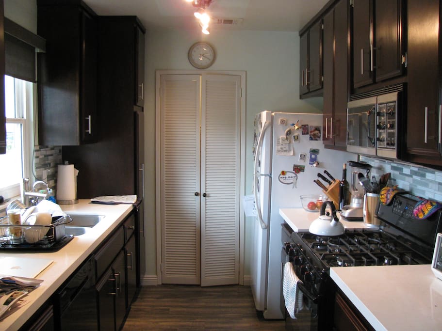 Full kitchen