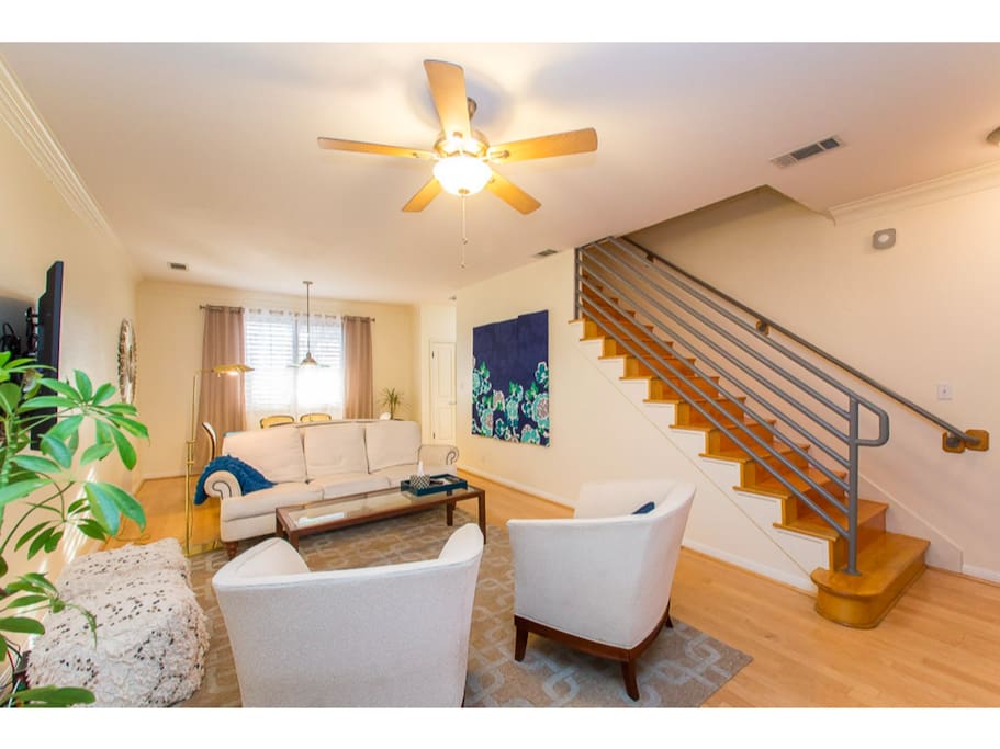 Living Space - with pullout Couch