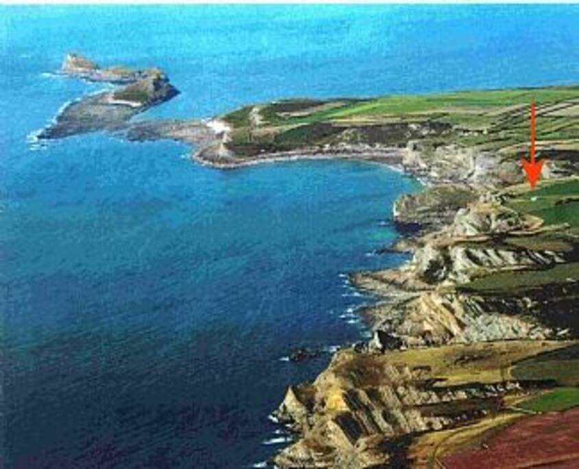 Clover Cliff beneath red arrow