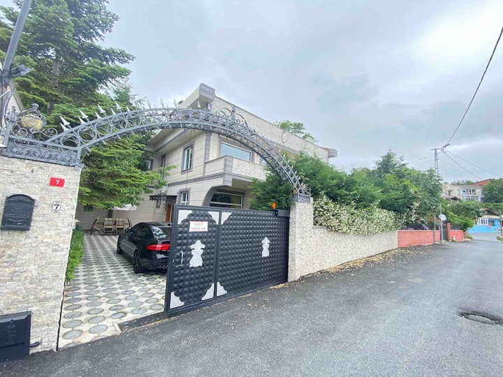 Cozy Villa With A Fully Bosphorus View - Istanbul