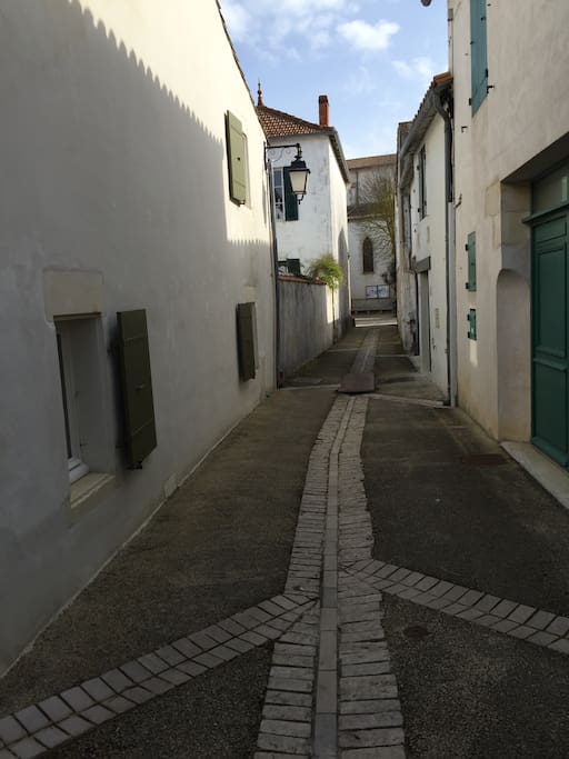 Impasse de la Grande Rue (our street). You can see the house on the left (green shutters)