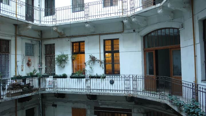 3 Bedrooms Flat For Long Term Renting - Boedapest