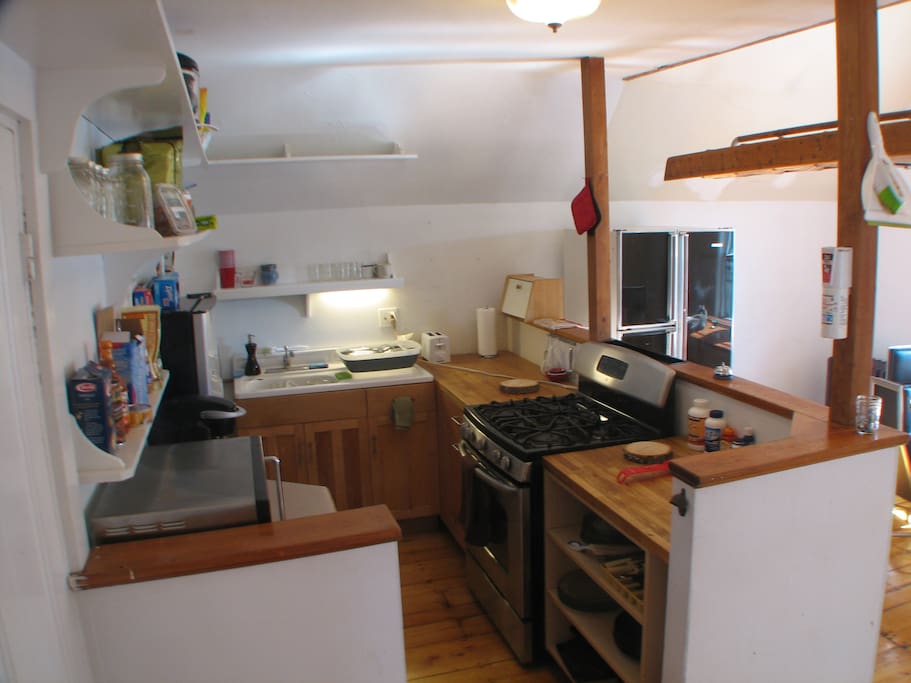 The cooking area within the (very large) kitchen. Fully stocked and ready to use!