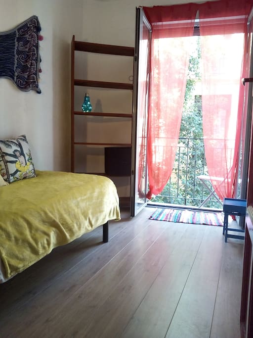 Habitación con balcón
