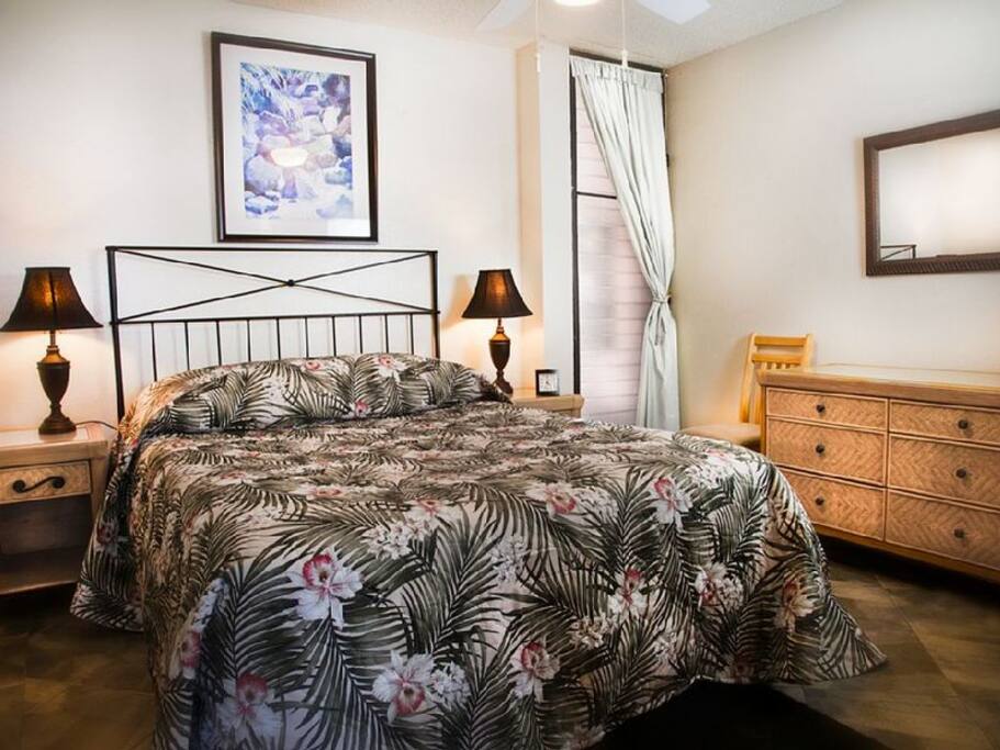 Beautiful and cozy bedroom!