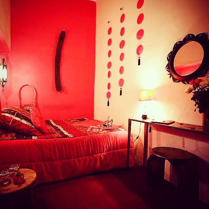 Chambre rose indien dans le patio