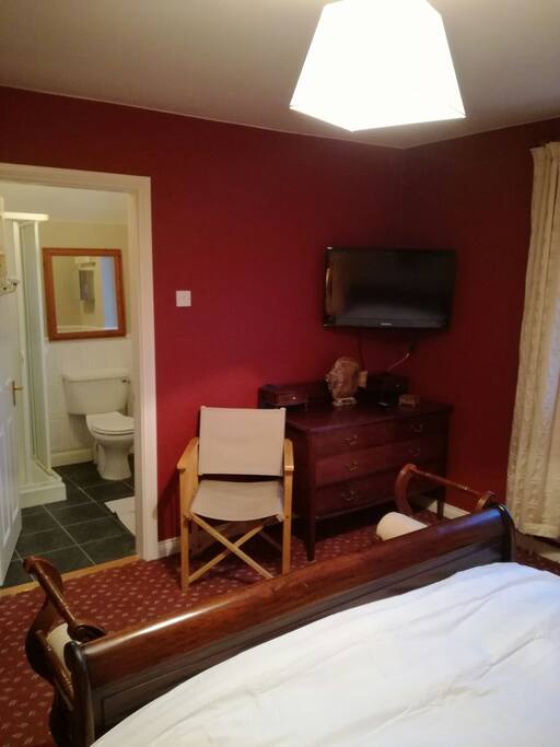 Ensuite and tv master suite