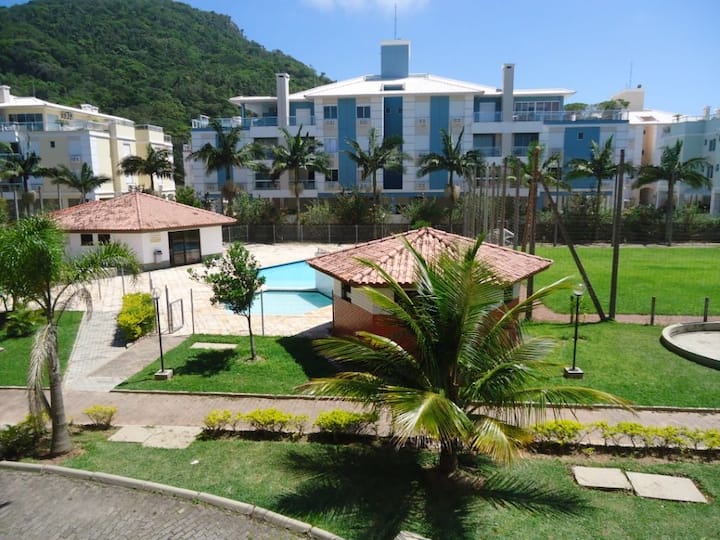 Apto 2 Quartos, Perto Praia,tv Cabo/internet Wi-fi - Florianópolis
