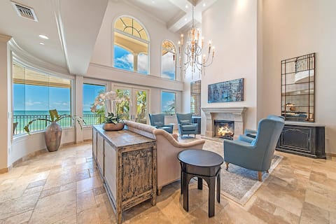 Private Beach, Pool/Spa & Amazing Sunrise/Sunsets!
