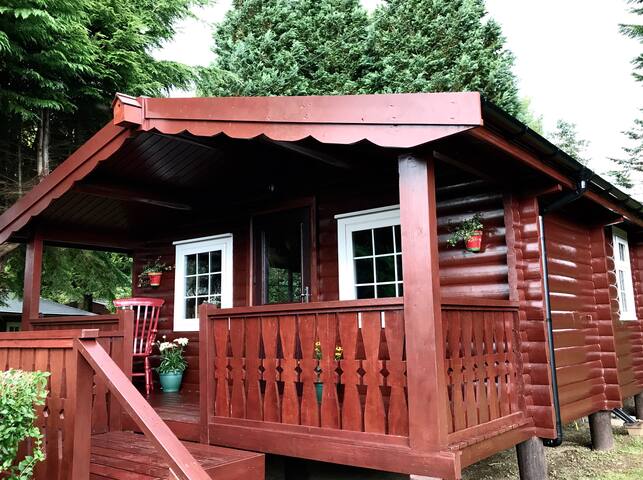 The cosiest of log cabins for two people only !!!
