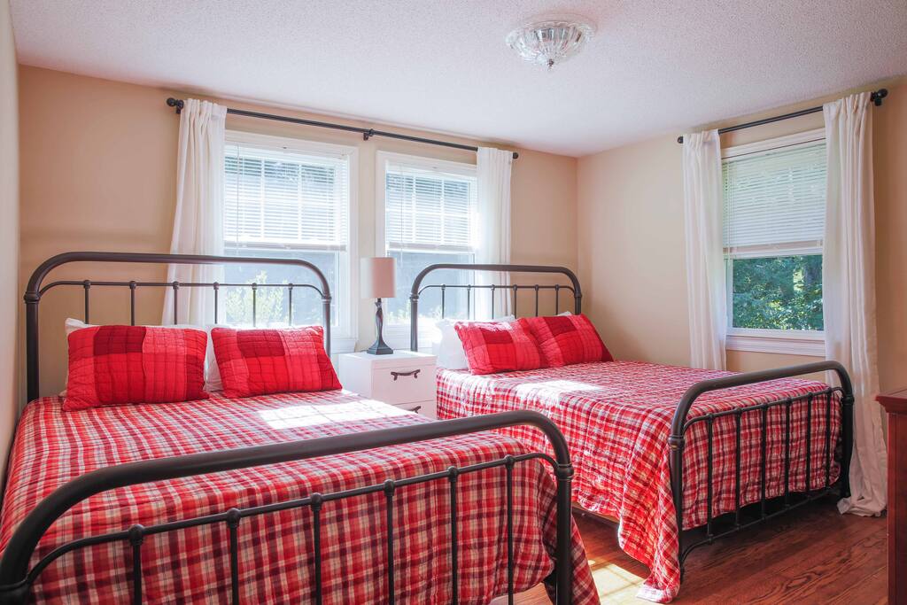 Red Bedroom - 2 Queen Beds New Memory Foam Mattress Dresser - closet - large TV with over 200 channels.