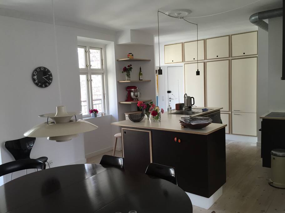 Dining room/open kitchen