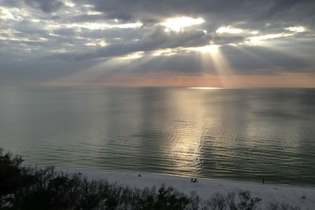 Waterfront condo - awesome view of Gulf of Mexico