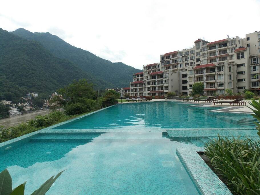 ALOHA Complex w/ Pool