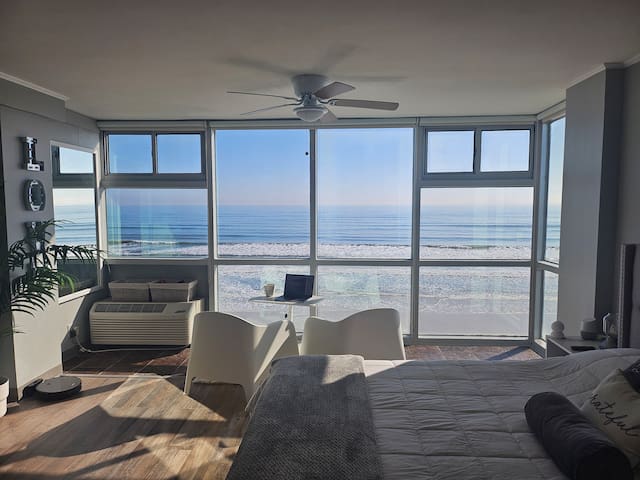 Breathtaking Direct Oceanfront
