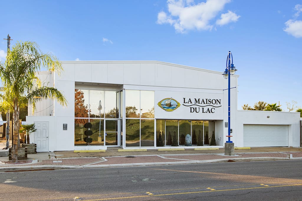 Lakehouse sits directly on Lake Pontchartrain and located on Lakeshore Drive with 5 parking spots for your convenient parking.