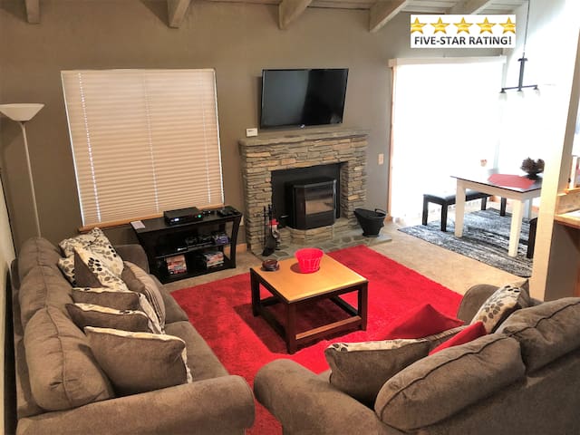 BOGO! Walk to Slopes & Village! LUXURIOUS- Dogs OK