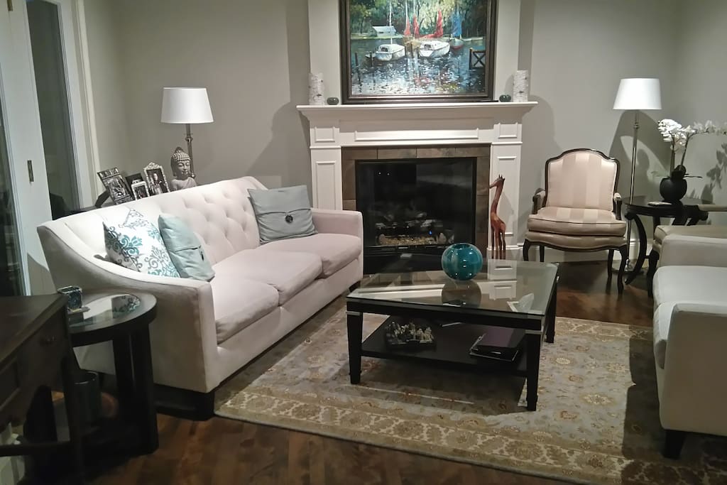 Livingroom with fireplace