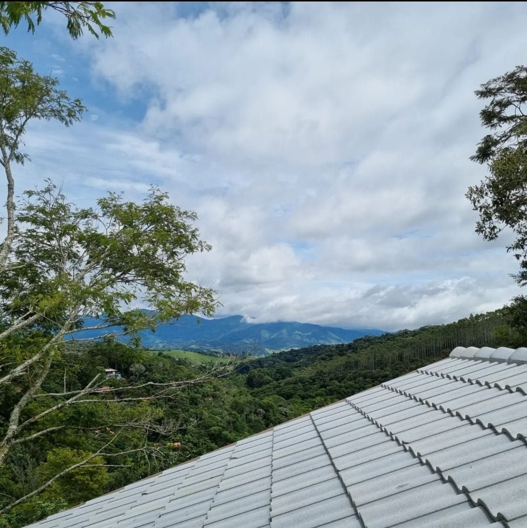 ИЗГЛЕД КЪМ МЕЗАНИНА