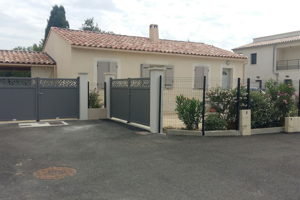 propriété clôturée dans lotissement