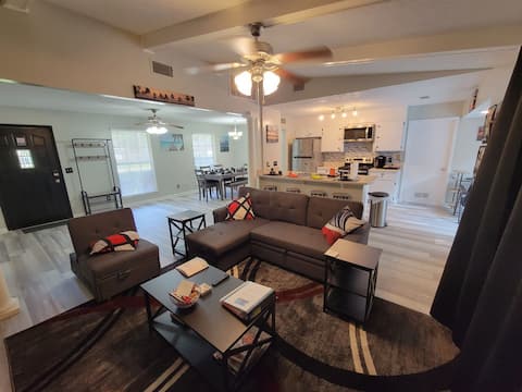 Peaceful Hideaway -5 mins to Ft Stewart, Pool, W+D