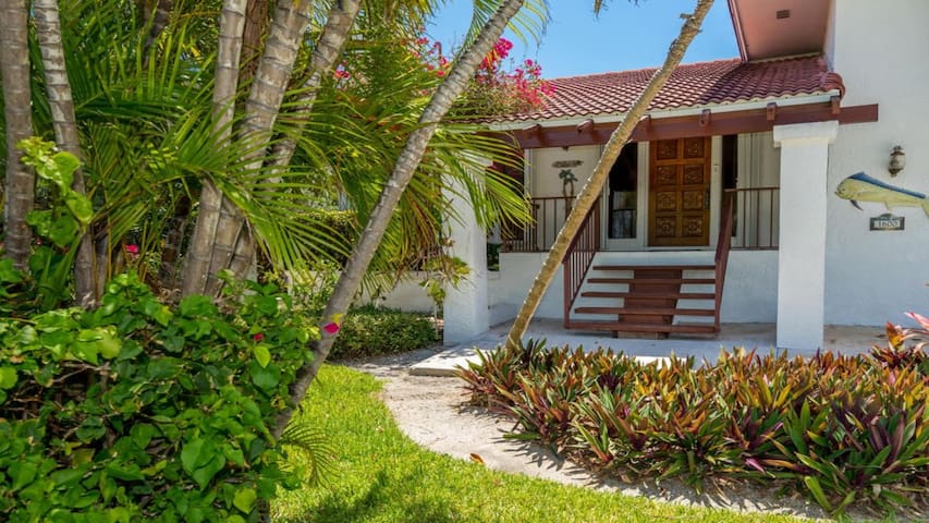 TwinPalms (70ft dock)  Marathon Lic #PLR2020-00044