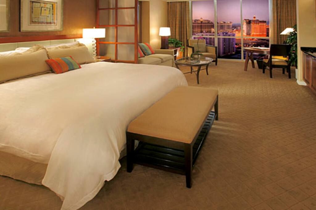 Mgm Signature 2br 3ba Balcony Suite Wohnungen Zur Miete In