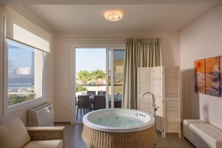 Heated pool★500mt to beach★Indoor jacuzzi seaview gallery image 2