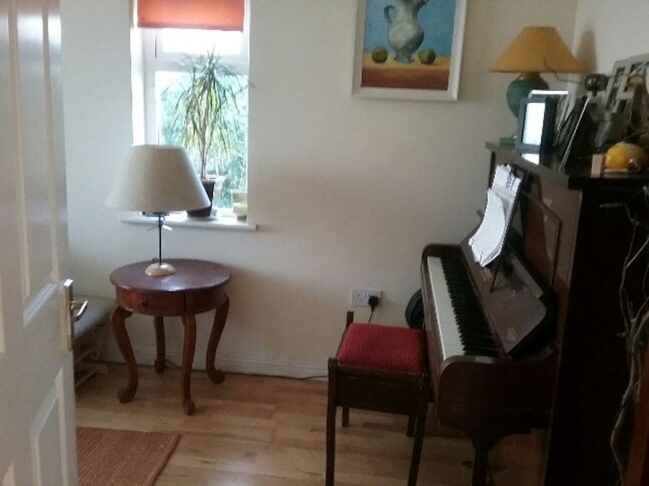 Separate sitting room