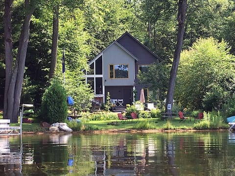 Lakefront home with stunning views